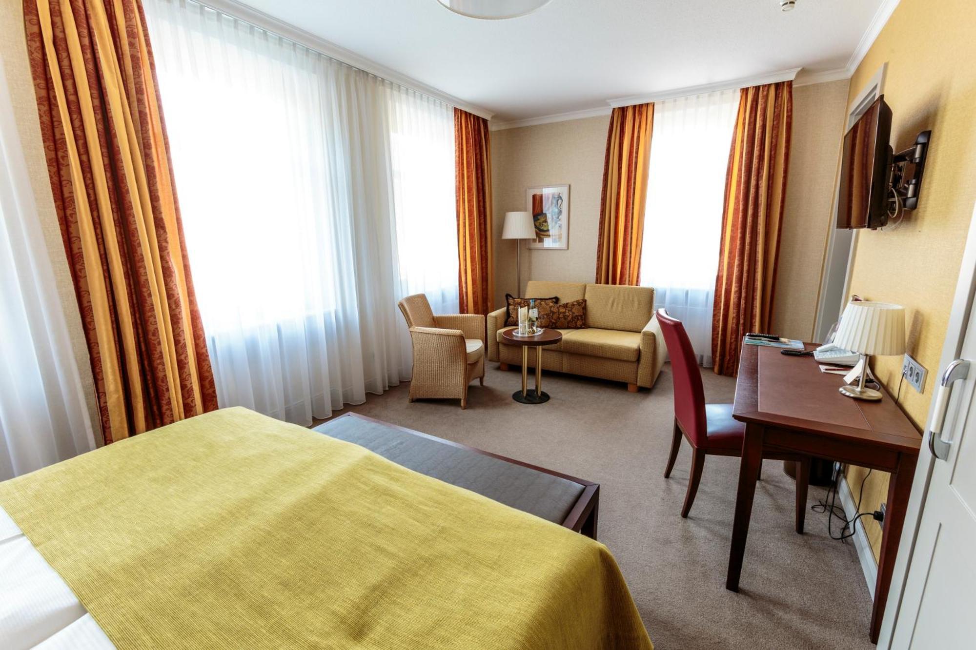 Parkhotel Gueldene Berge Weissenfels Exterior foto